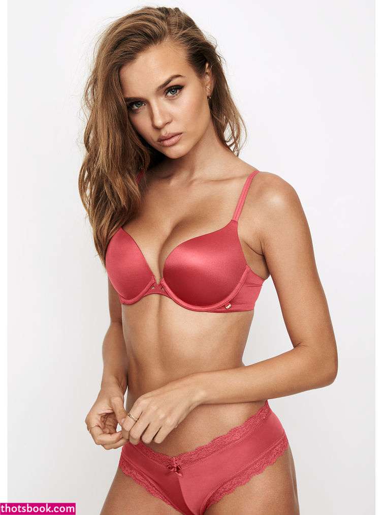 Josephine Skriver Nude Photos #3 455795