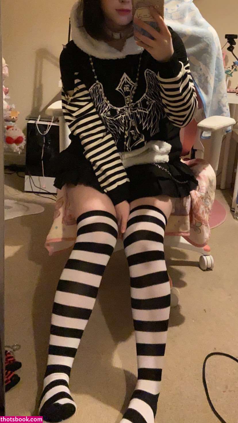 Rinuyi Nude Photos #5 424102