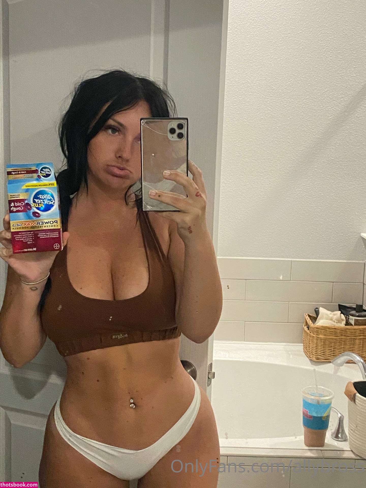 Bellasummersxo Allyamorxo Ally Amor Ally Bross Nude OnlyFans Photos #5 1259863