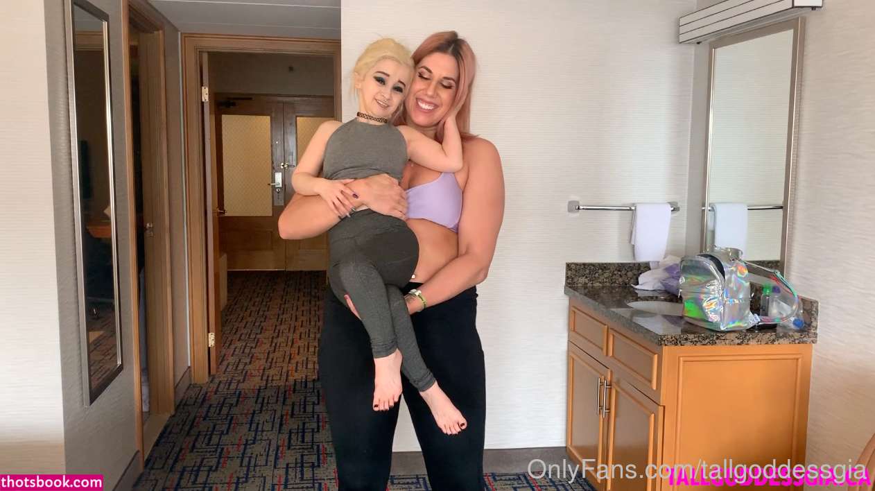 Tall Goddess Gia Gia De Luca Nude Leaks OnlyFans Photos #3 1324664