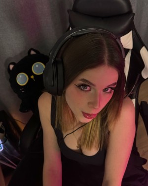 Dianacutienerd dianarubinski Nude Leaks OnlyFans Photos #1