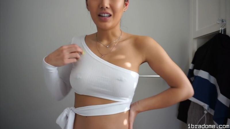 Jacqueline Victoria Pokies & Cleavage 13006