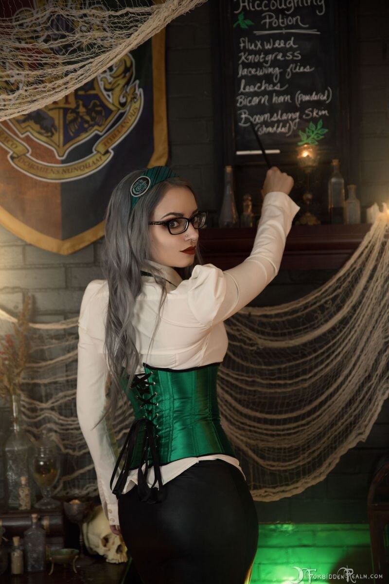Genevieve Professor Of Potions 12057