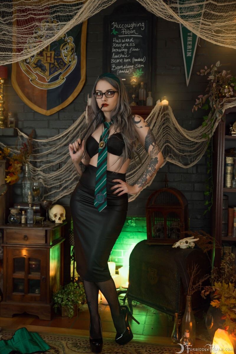 Genevieve Professor Of Potions 12069