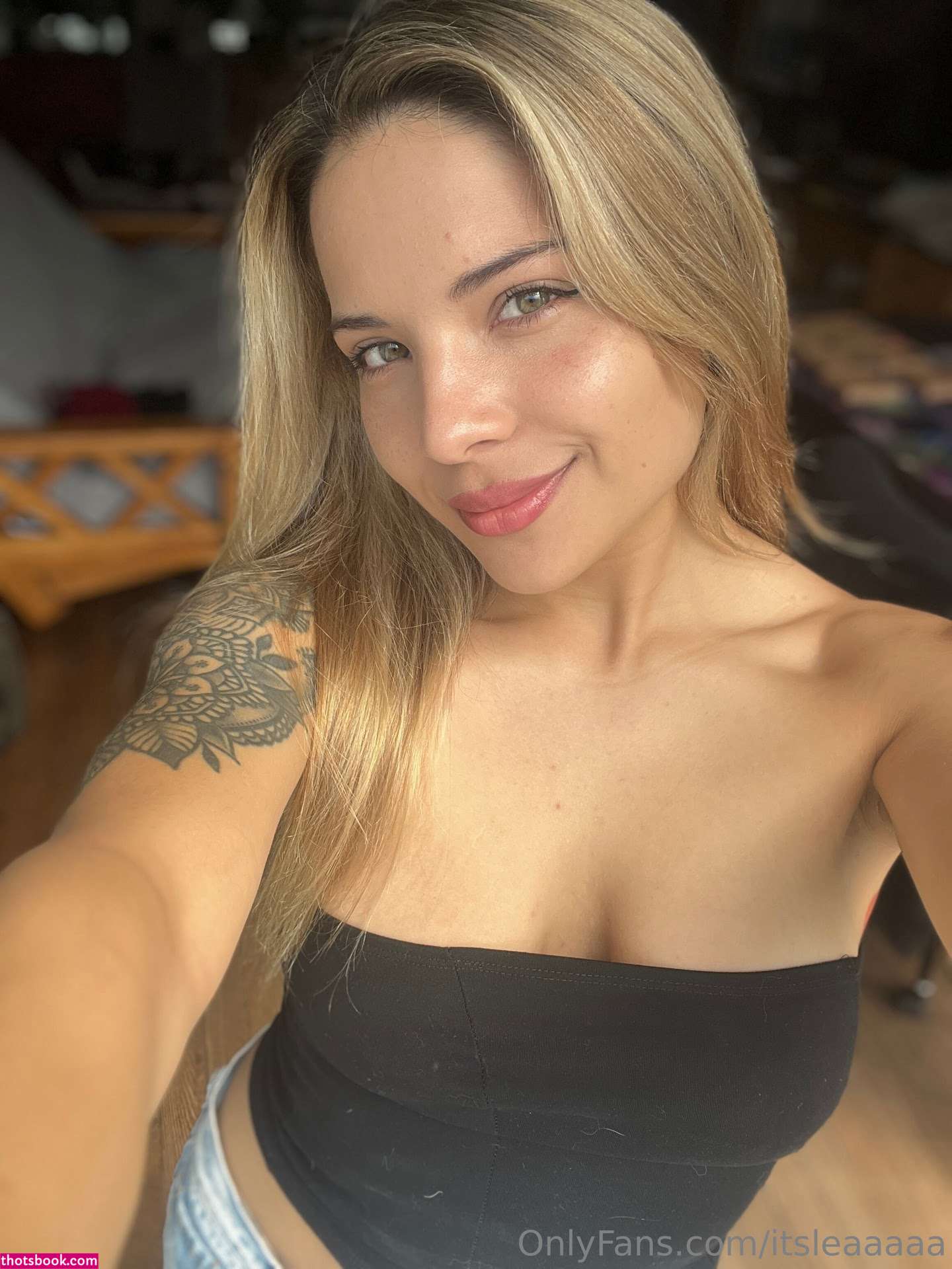 lea vlmtt Lea Valmont Nude Leaks OnlyFans Photos #1 1440532