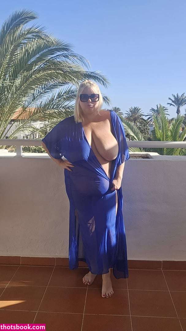 Lara Moore thecurvyone thecurvy1 Nude Leaks OnlyFans Photos #1 1916073