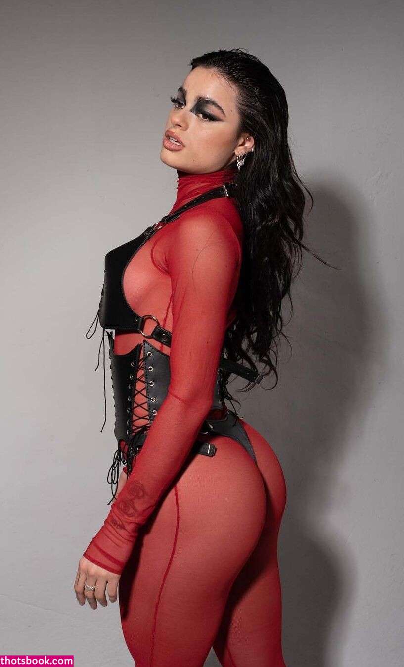 Juli Savioli Nude OnlyFans Photos #9 473540