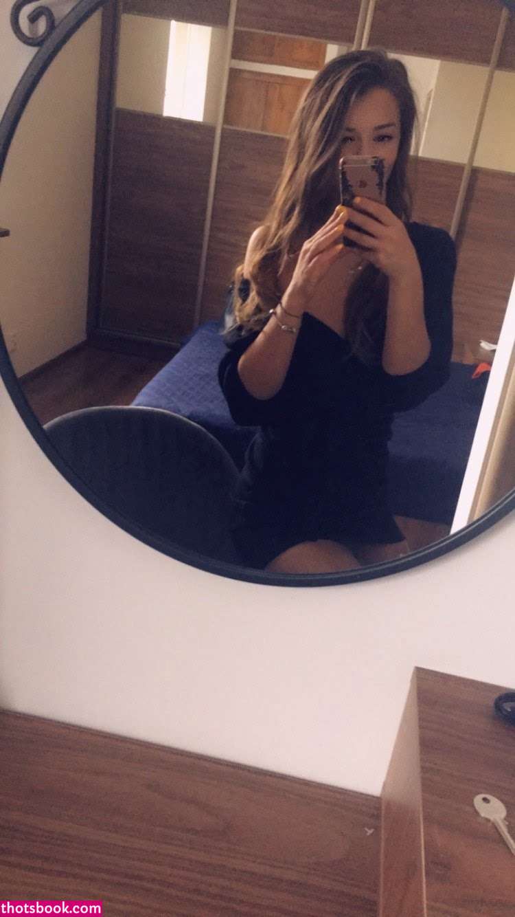 mirbee mirella mirbeemfc Nude Leaks OnlyFans Photos #1 1336240