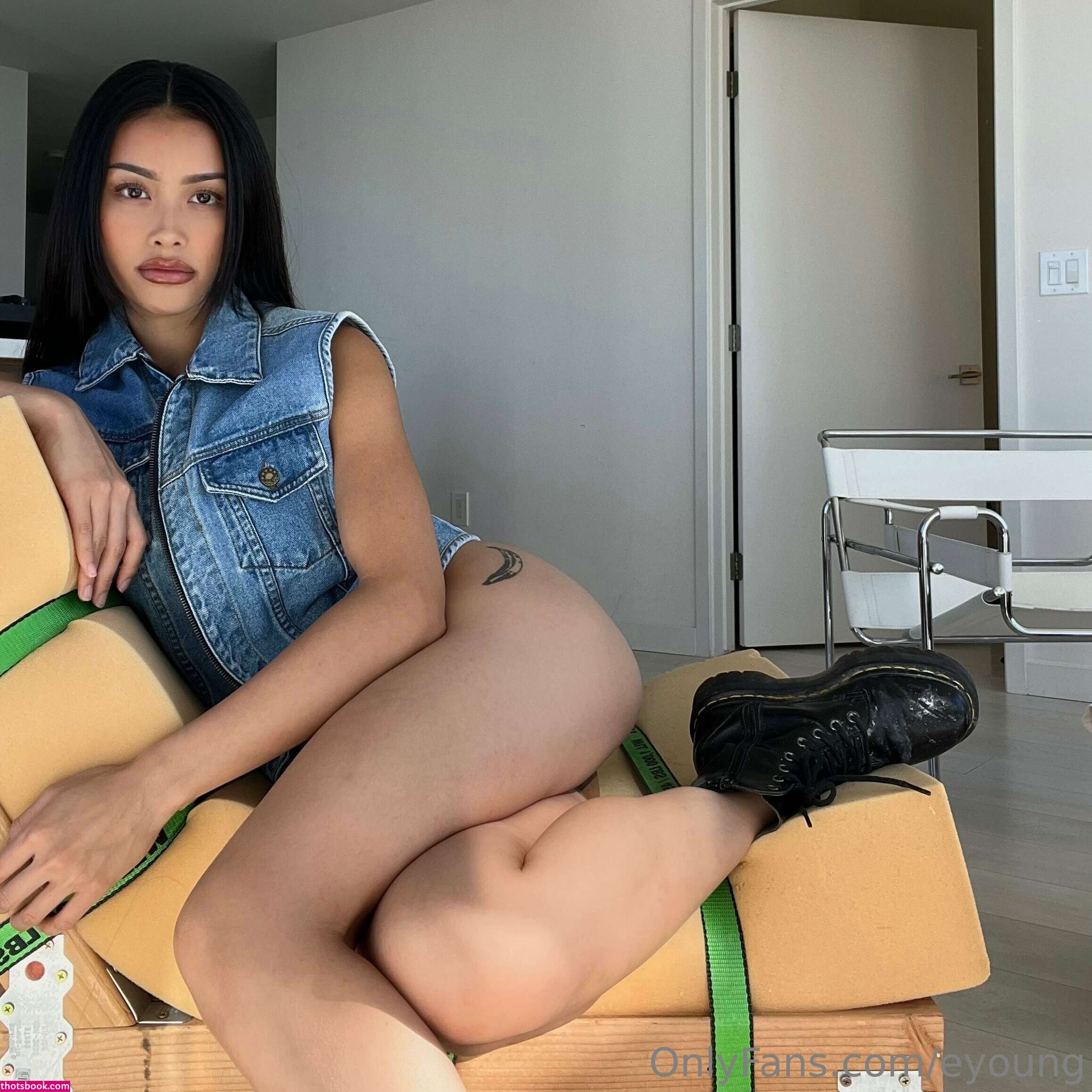 eyoung Nude OnlyFans Photos #6 923102