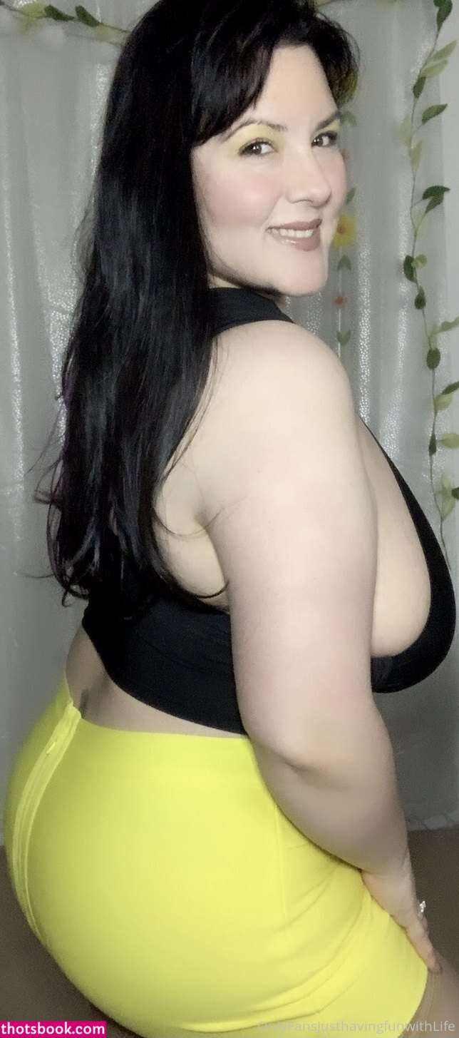 Justhavingfunwithlife happygoluckypyro justsmilesandjoy Nude OnlyFans Photos #4 912147