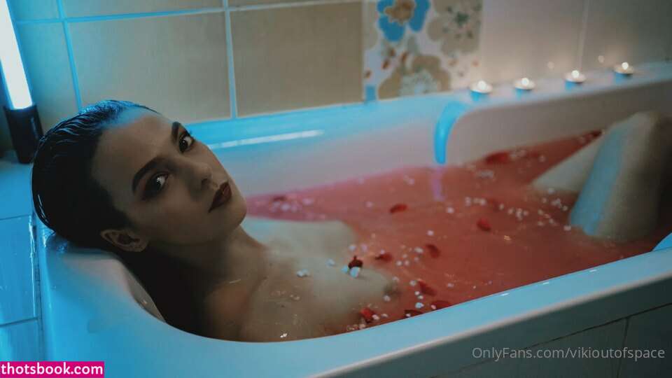 Vikioutofspace Nude OnlyFans Photos #9 929360