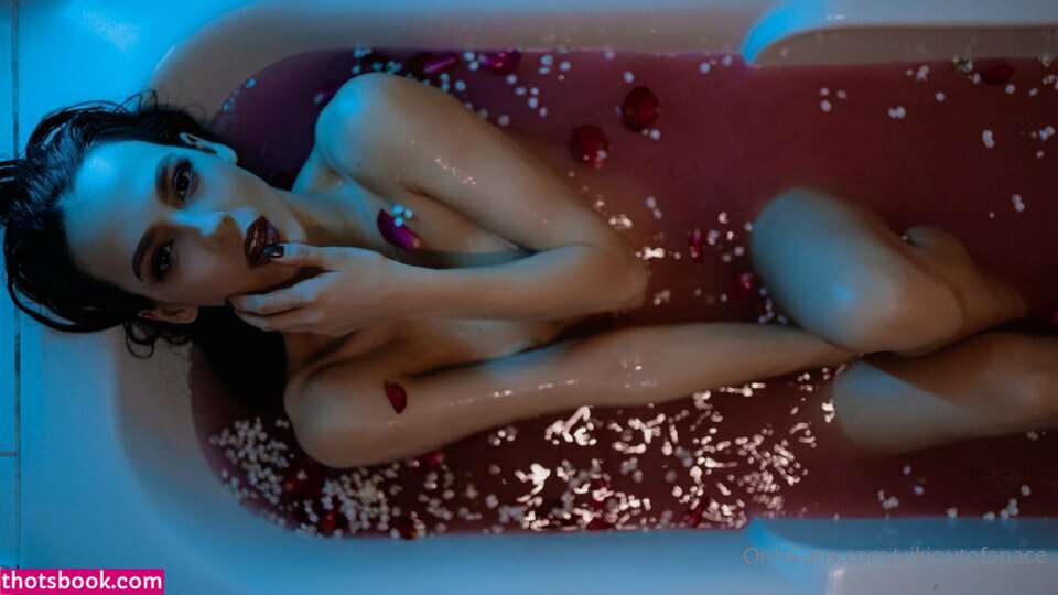 Vikioutofspace Nude OnlyFans Photos #9 929365