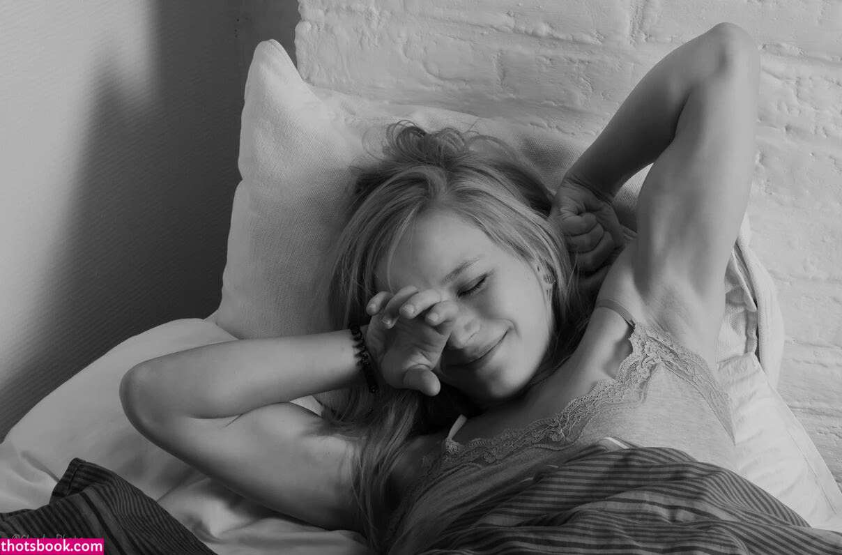 Aline Dessine Nude Leaks OnlyFans Photos #2 1700975