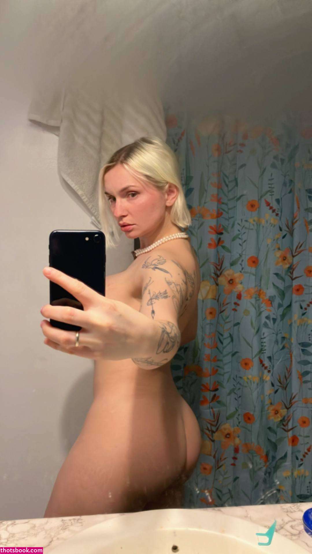 Zoie Burgher Nude Leaks OnlyFans Photos #6 1695410