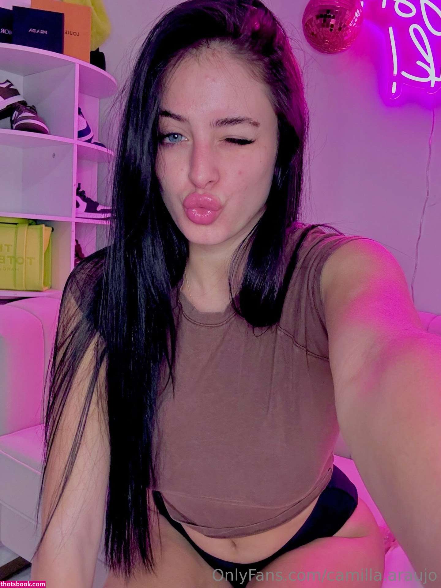 How old is camila araujo