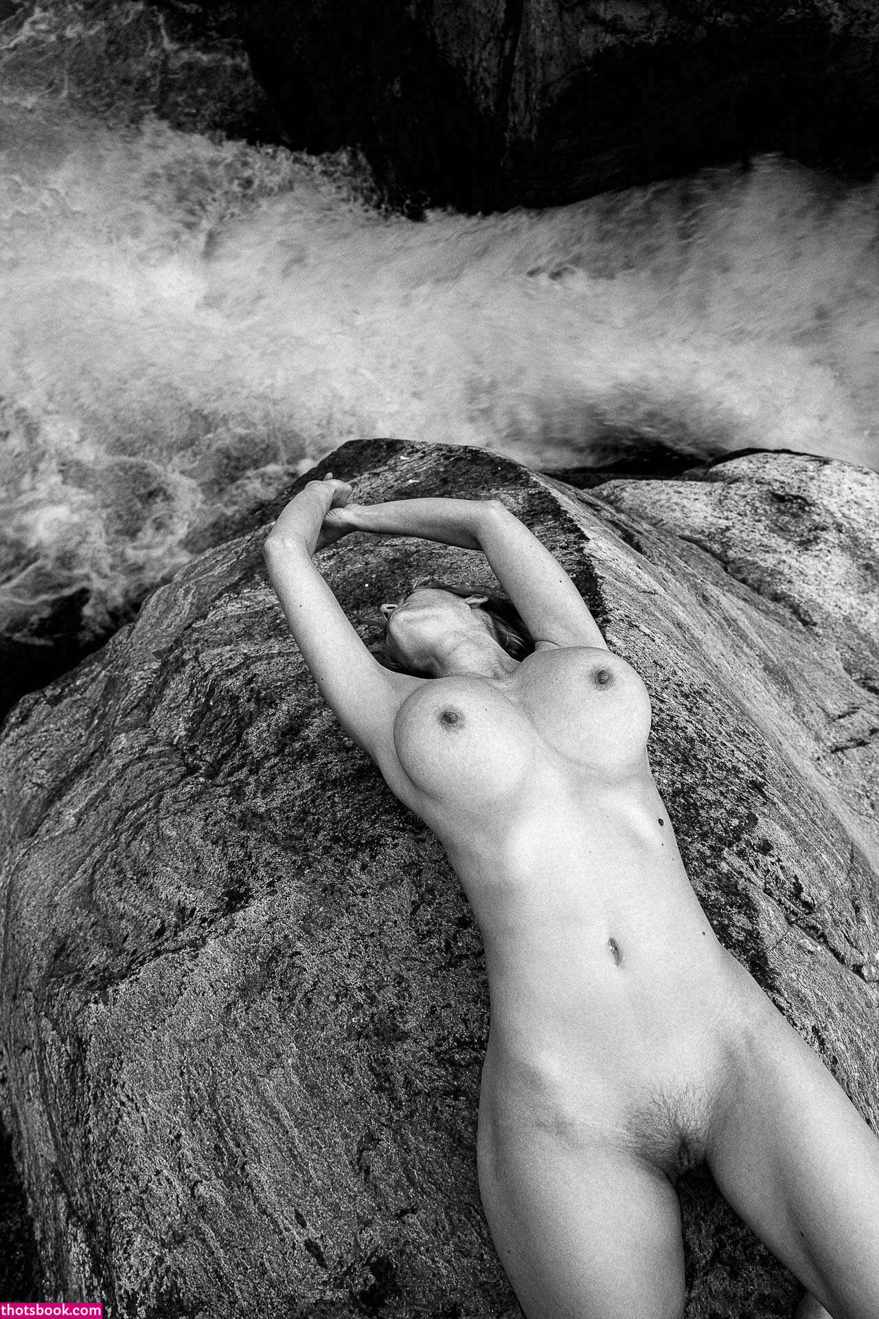 luizaconlaz Daphnelu Nude Leaks OnlyFans Photos #18 1648724