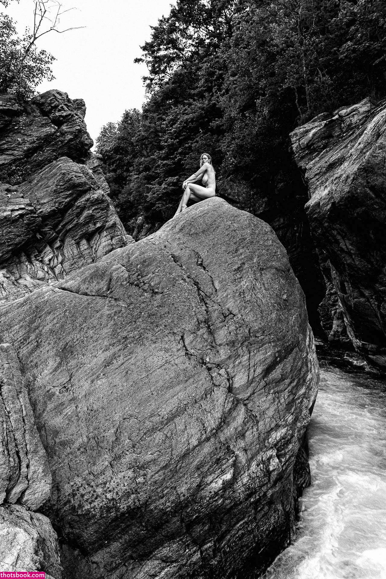 luizaconlaz Daphnelu Nude Leaks OnlyFans Photos #18 1648730