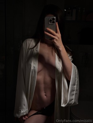 pretylittlething Nude Leaks OnlyFans Photos #31