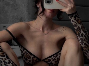 pretylittlething Nude Leaks OnlyFans Photos #33