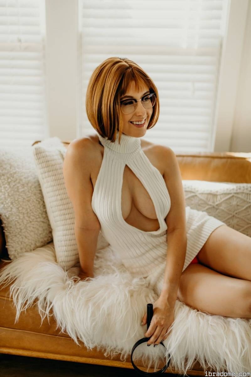 Meg Turney Velma Dinkley 25407