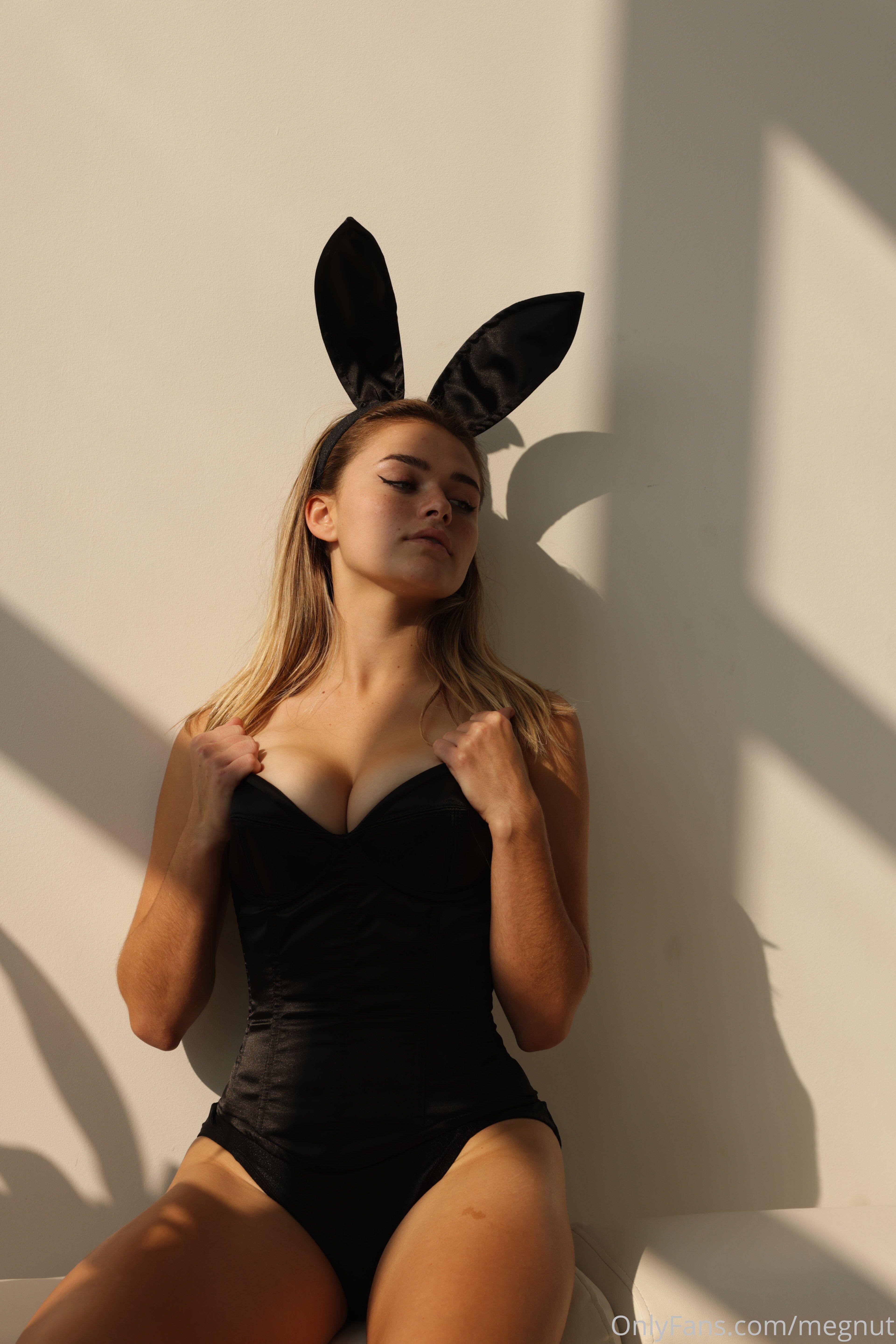 Megan Guthrie Nude Photos 85105