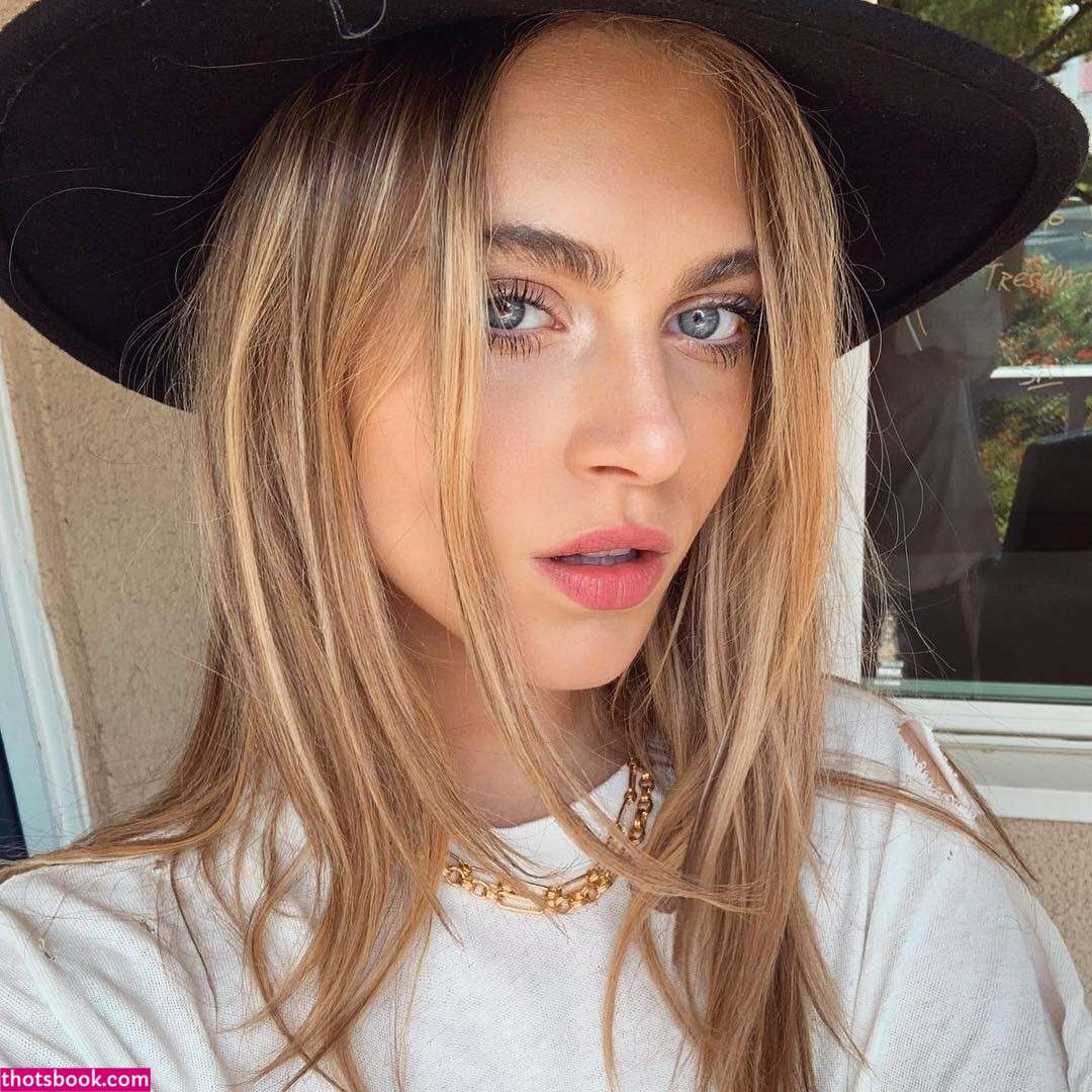 Anne Winters Nude Photos #2 613477