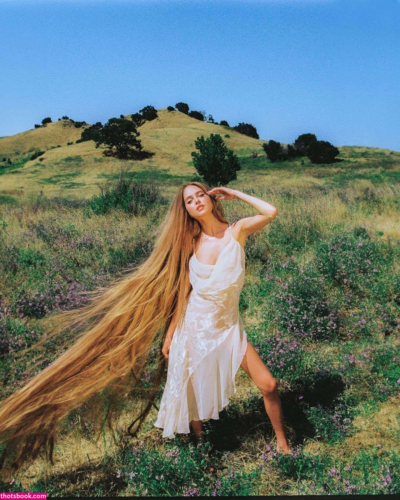 Anne Winters Nude Photos #14 615756