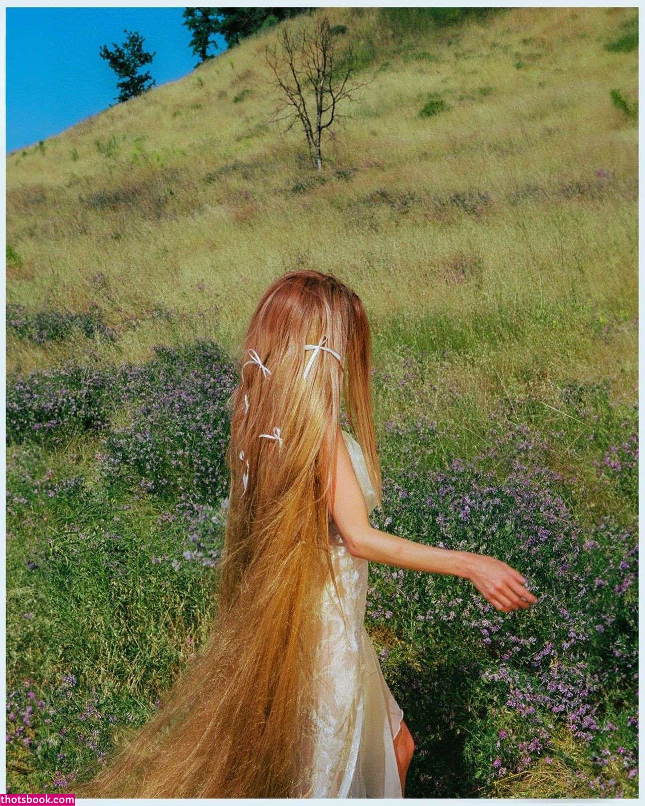 Anne Winters Nude Photos #14 615771