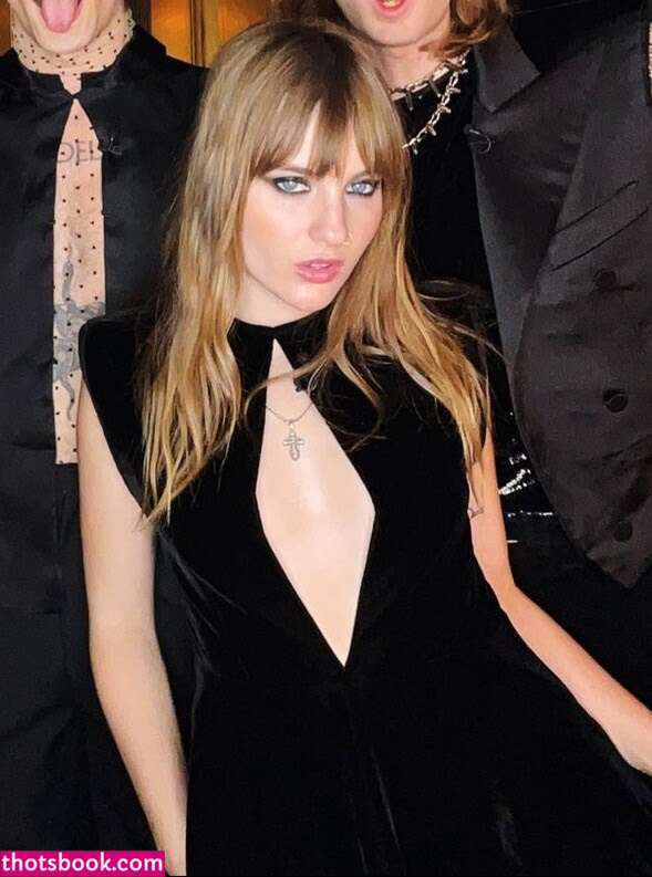 Victoria De Angelis Nude OnlyFans Photos #3 597584