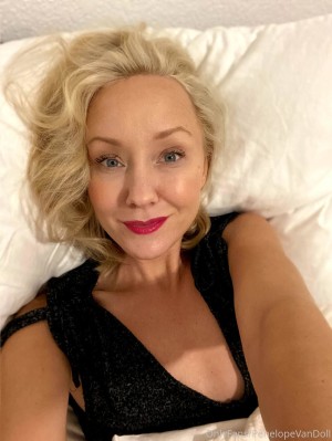 PenelopeVanDoll Nude Leaks OnlyFans Photos #1