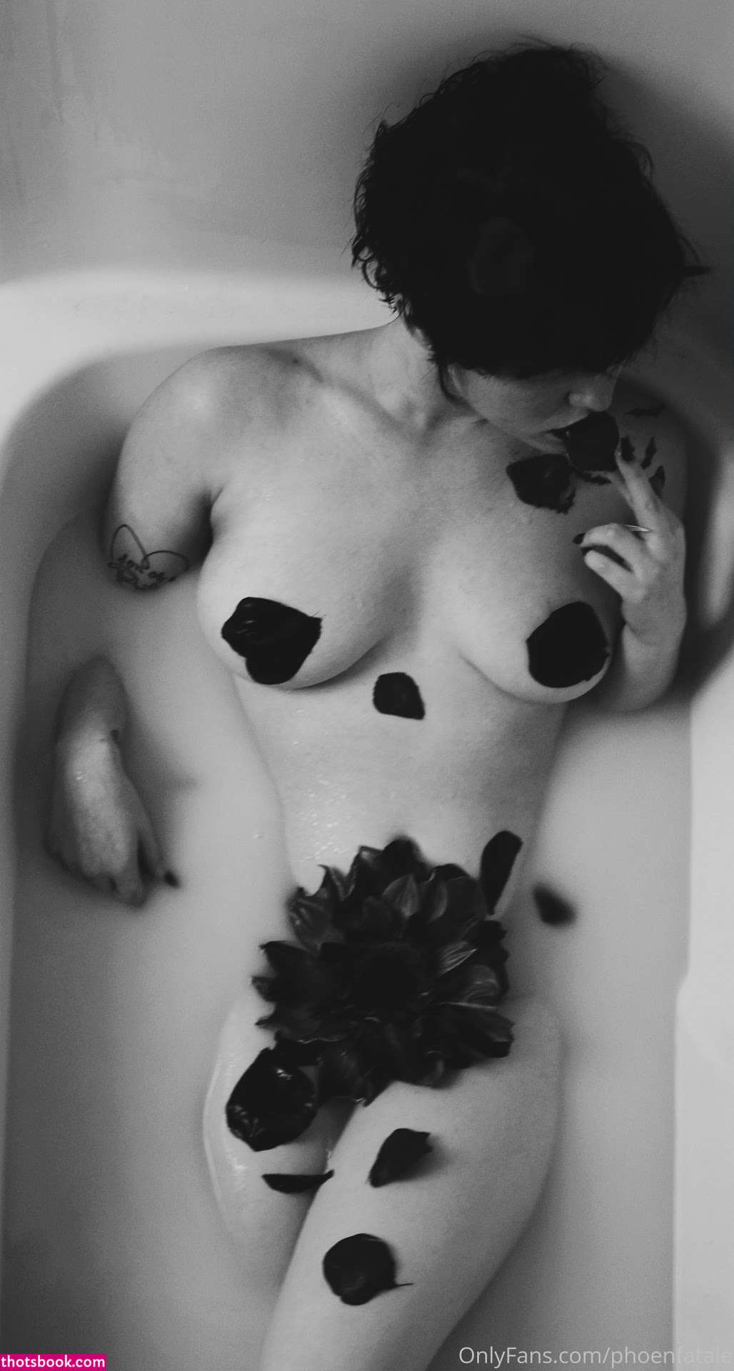 Phoenfatale Vampiriczlut Nude Leaks OnlyFans Photos #1 1505906