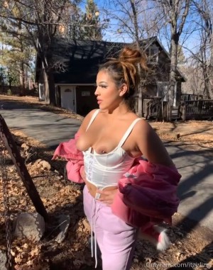 Itgirlizzy Nude Leaks OnlyFans Photos #3