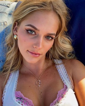 Luna Loyd Nude Leaks OnlyFans Photos #3