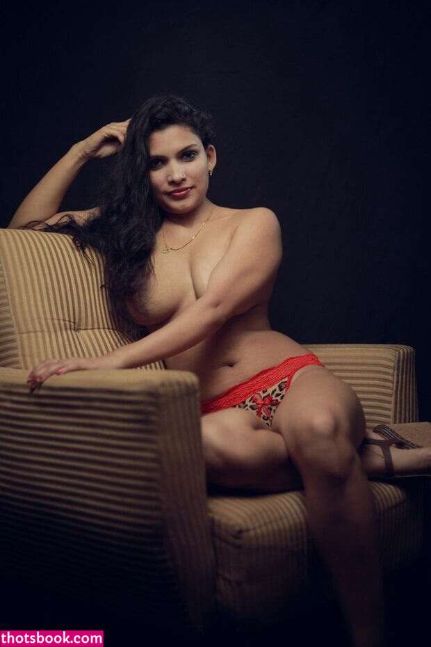 Resmi R Nair resminair Nude Leaks OnlyFans Photos #1 1507851