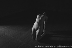 Lisa Bumble Nude Leaks OnlyFans Photos #2