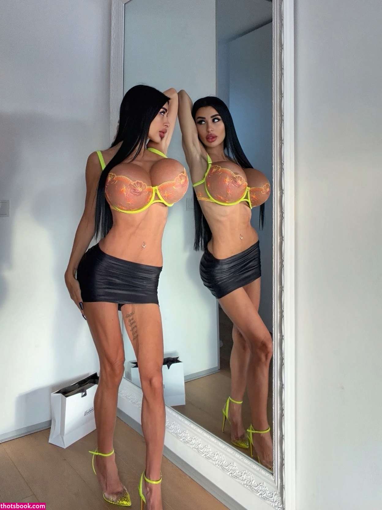 Selena Black Valentina piemontese Nude Leaks OnlyFans Photos #4 1950782