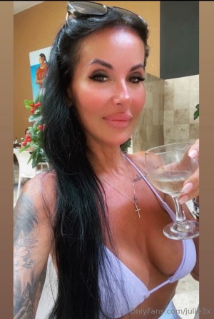 Julie Lelievre julie3x julielelievreig Nude Leaks OnlyFans Photos #2