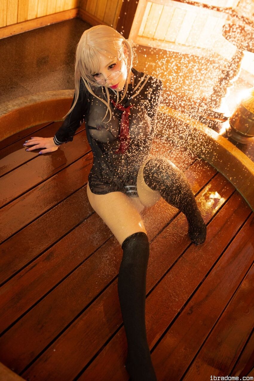 Katyuska Moonfox - Shower 39411