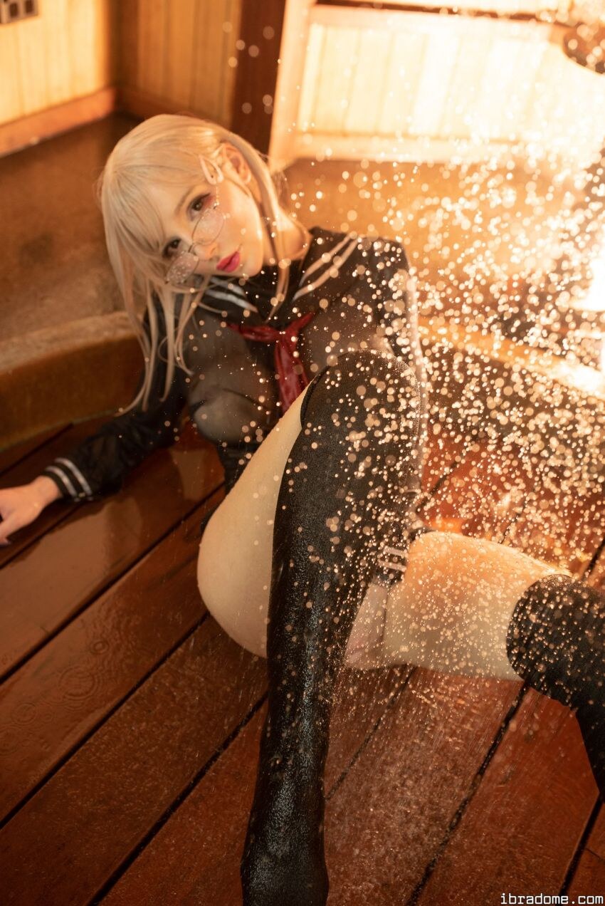 Katyuska Moonfox - Shower 39422