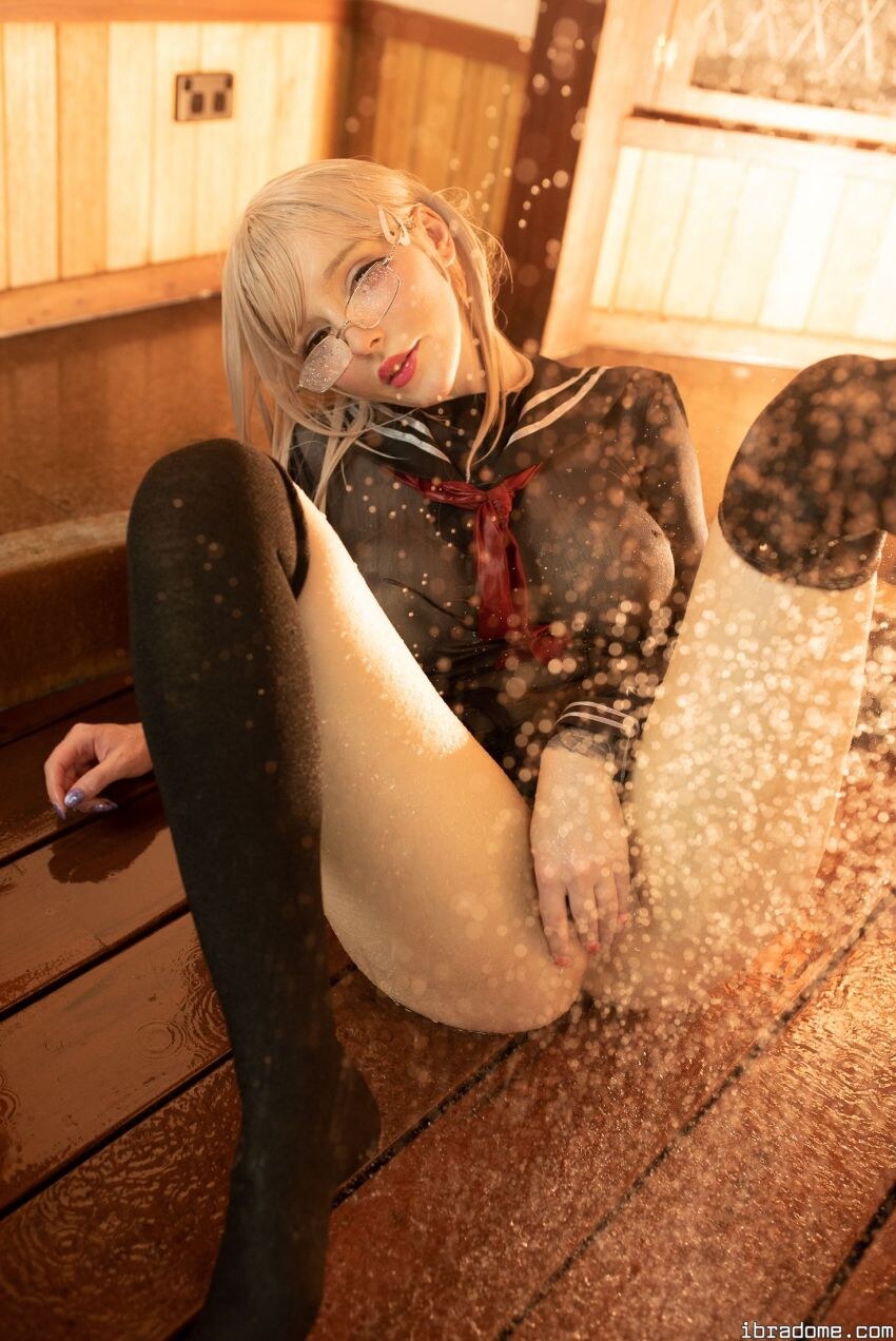 Katyuska Moonfox - Shower 39427