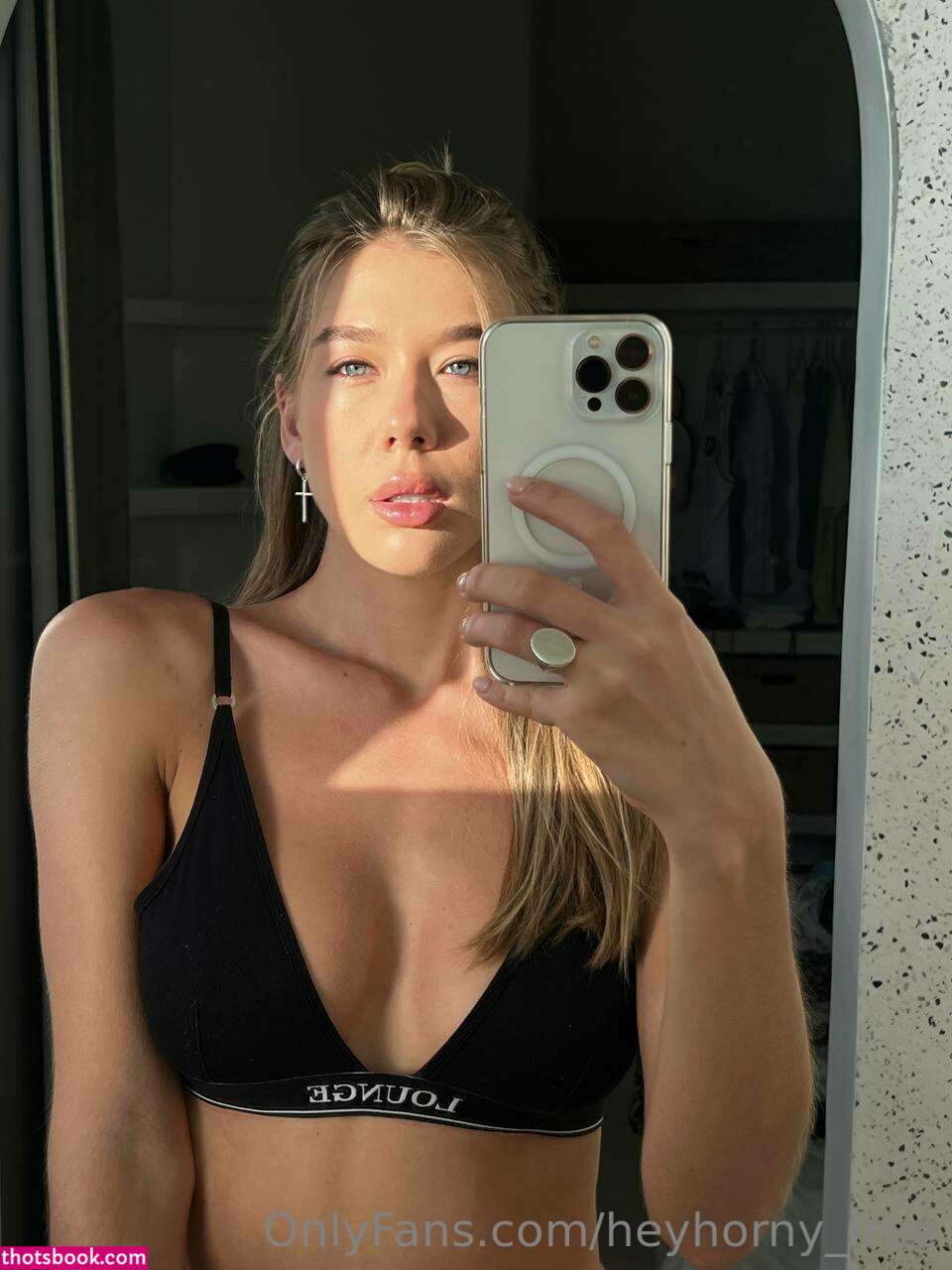 Heyhorny Mira OnlyFans Photos #7 178269