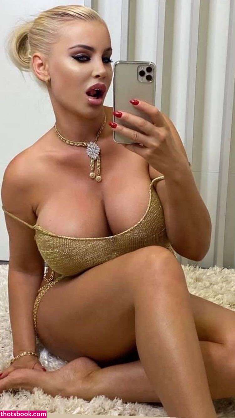 Mandity Izabella Nude OnlyFans Photos #11 775642