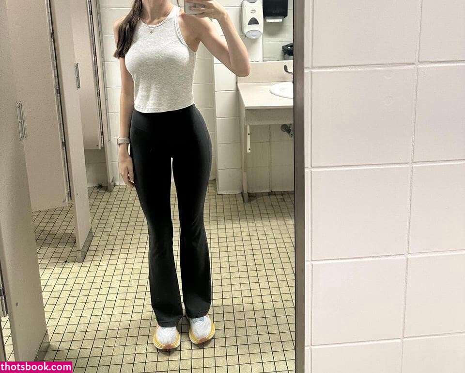 idkwhatimdoinglol5 Nude Leaks OnlyFans Photos #5 1578556