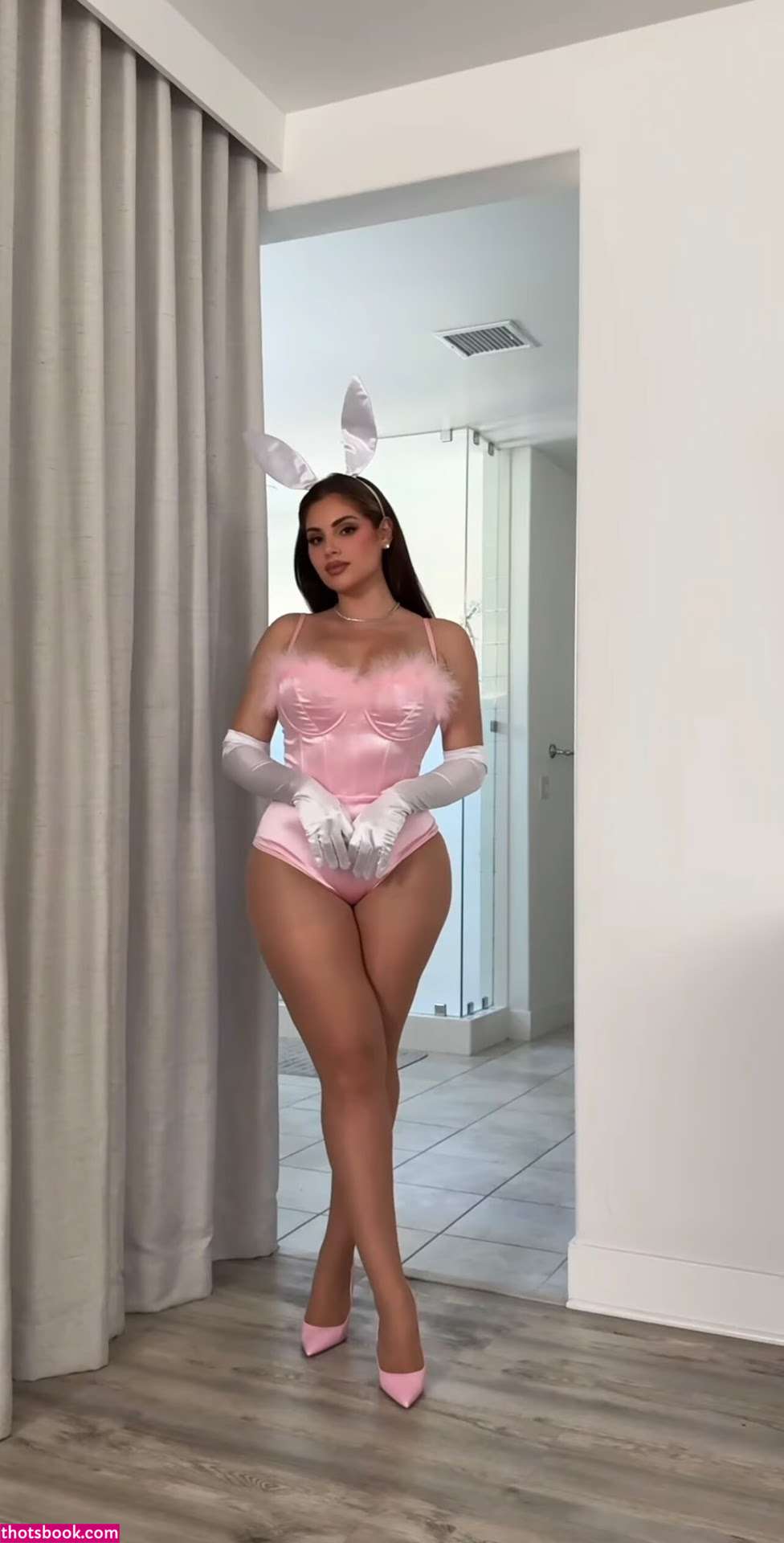 Nazanin Kavari Nude Leaks OnlyFans Photos #1 1584830