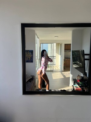 miacollinss Nude Leaks OnlyFans Photos #2