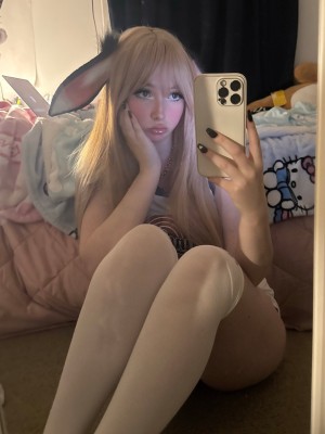 bimbogrlfriend thankyousnext julie Nude Leaks OnlyFans Photos #1