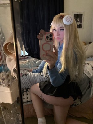 bimbogrlfriend thankyousnext julie Nude Leaks OnlyFans Photos #5