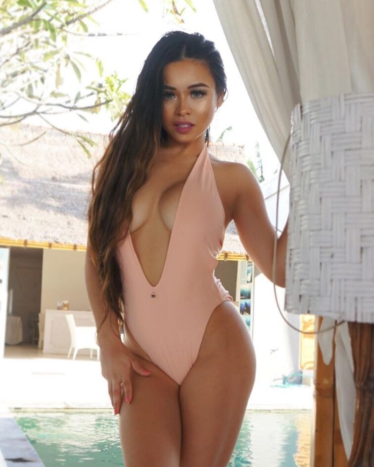 Niki Pea Bikini Photos 7991