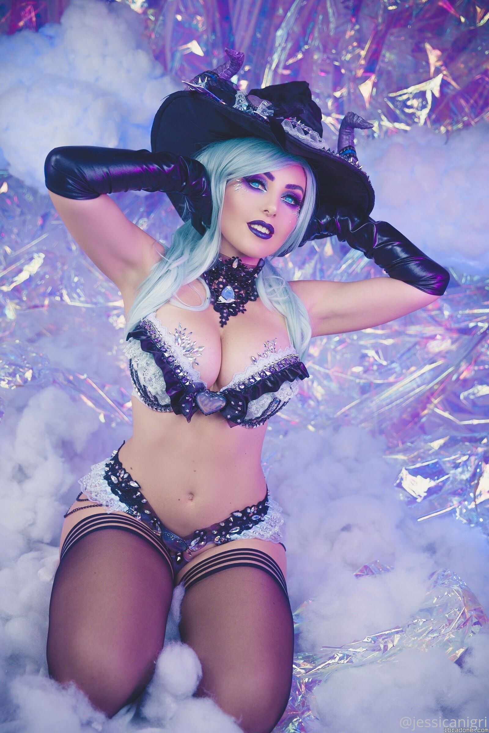  Jessica Nigri Witch 62541