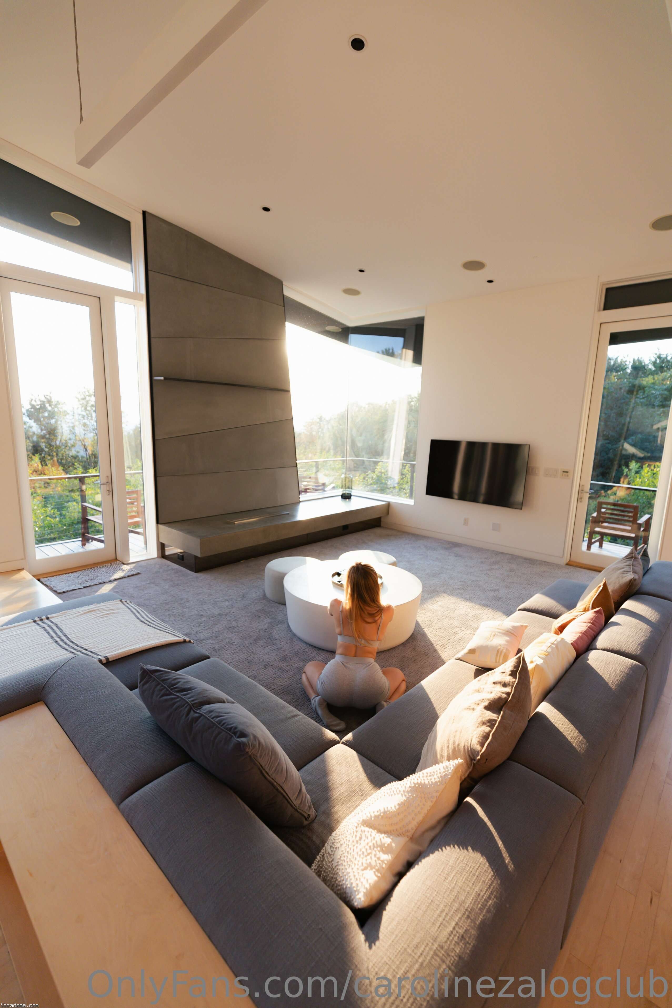 Caroline Zalog Photos #9 126094